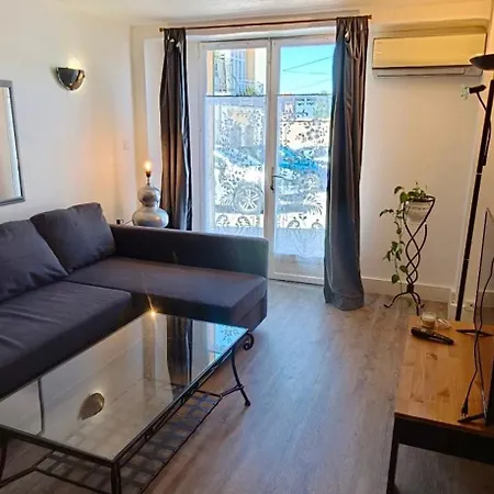 Appartement Rénové Avec Parking Au Cœur De